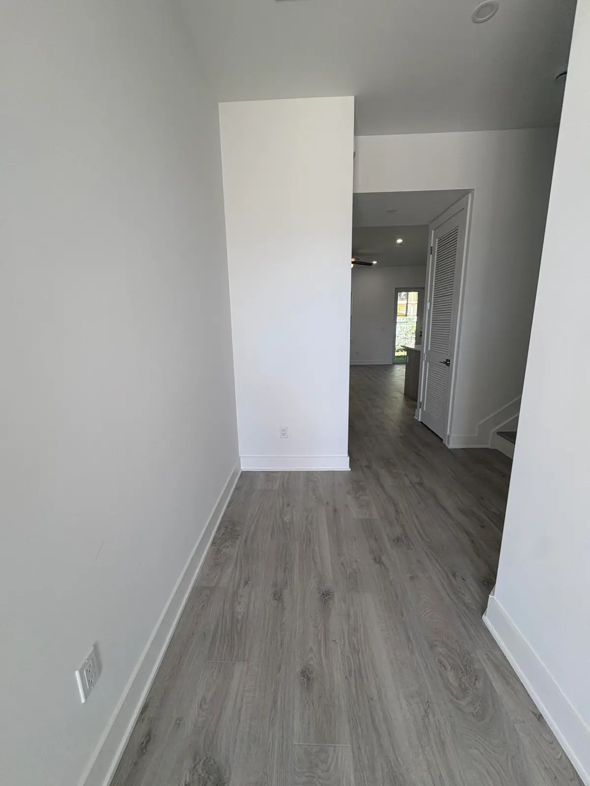 Foyer at 112 Royal Palm Circle, Tequesta