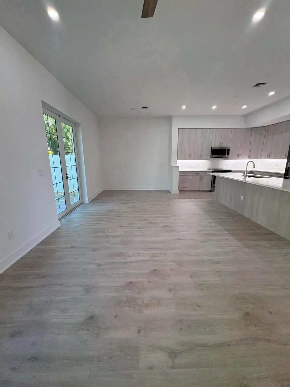 Volume Ceilings at 112 Royal Palm Circle, Tequesta