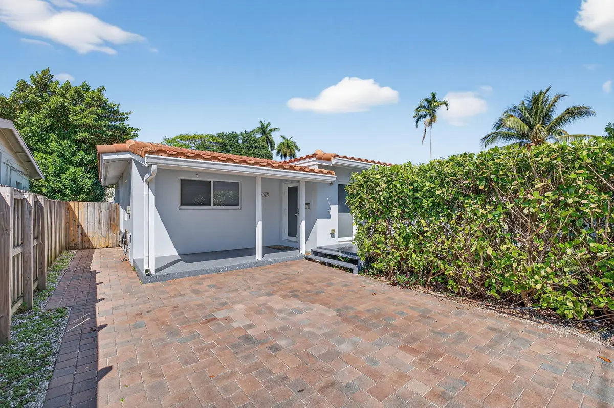 4-web-or-mls-A699A9989 at 1029 NE 9th Avenue, Fort Lauderdale