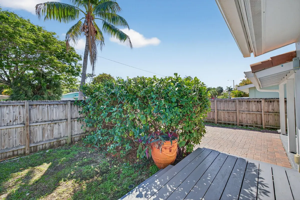 5-web-or-mls-B699A0005 at 1029 NE 9th Avenue, Fort Lauderdale