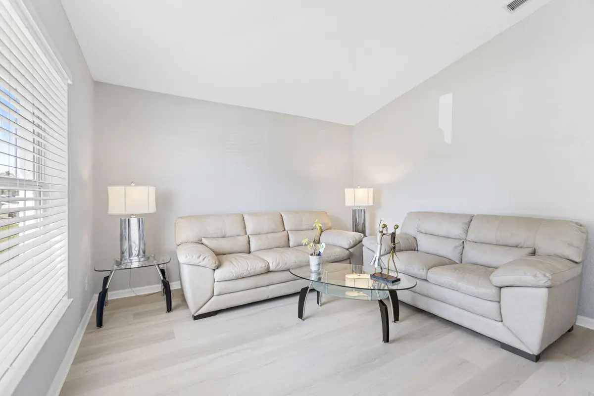 9-web-or-mls-0V8A0204 at 861 SE Cavern Avenue, Port St. Lucie