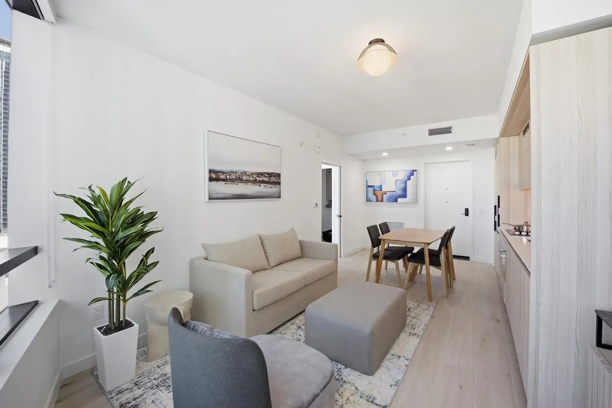 Neutral Flooring at 225 N Miami Avenue 2002, Miami