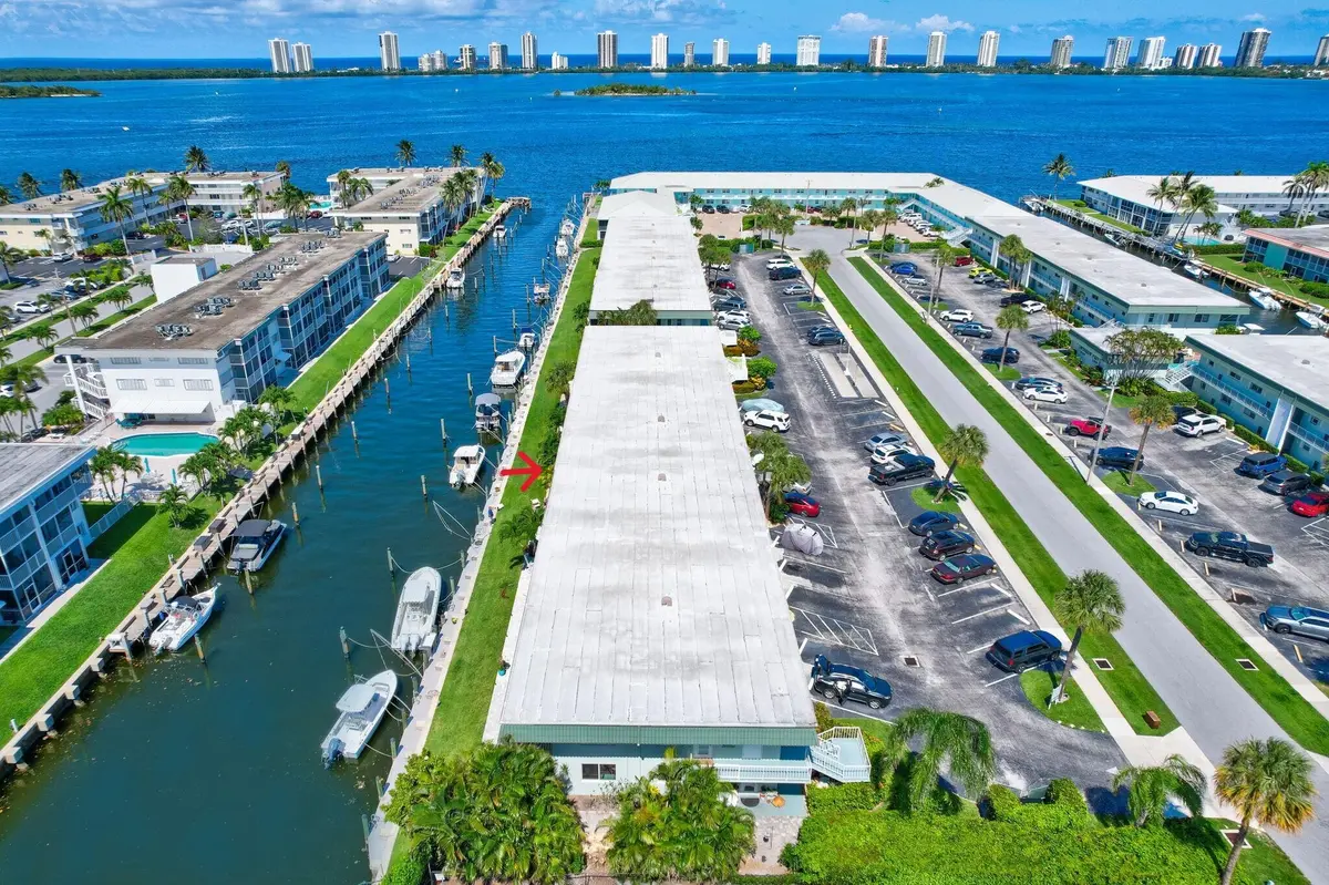 aerial at 121 Wettaw Lane 112, North Palm Beach