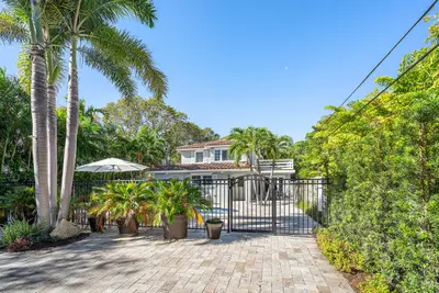 820 Palm Trail, Delray Beach – Single Family Residence for rent