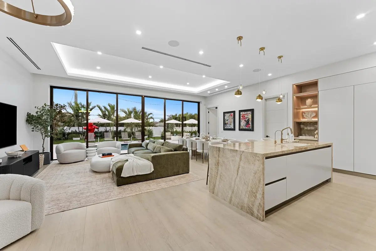 Living area at 220 S Swinton Avenue, Delray Beach