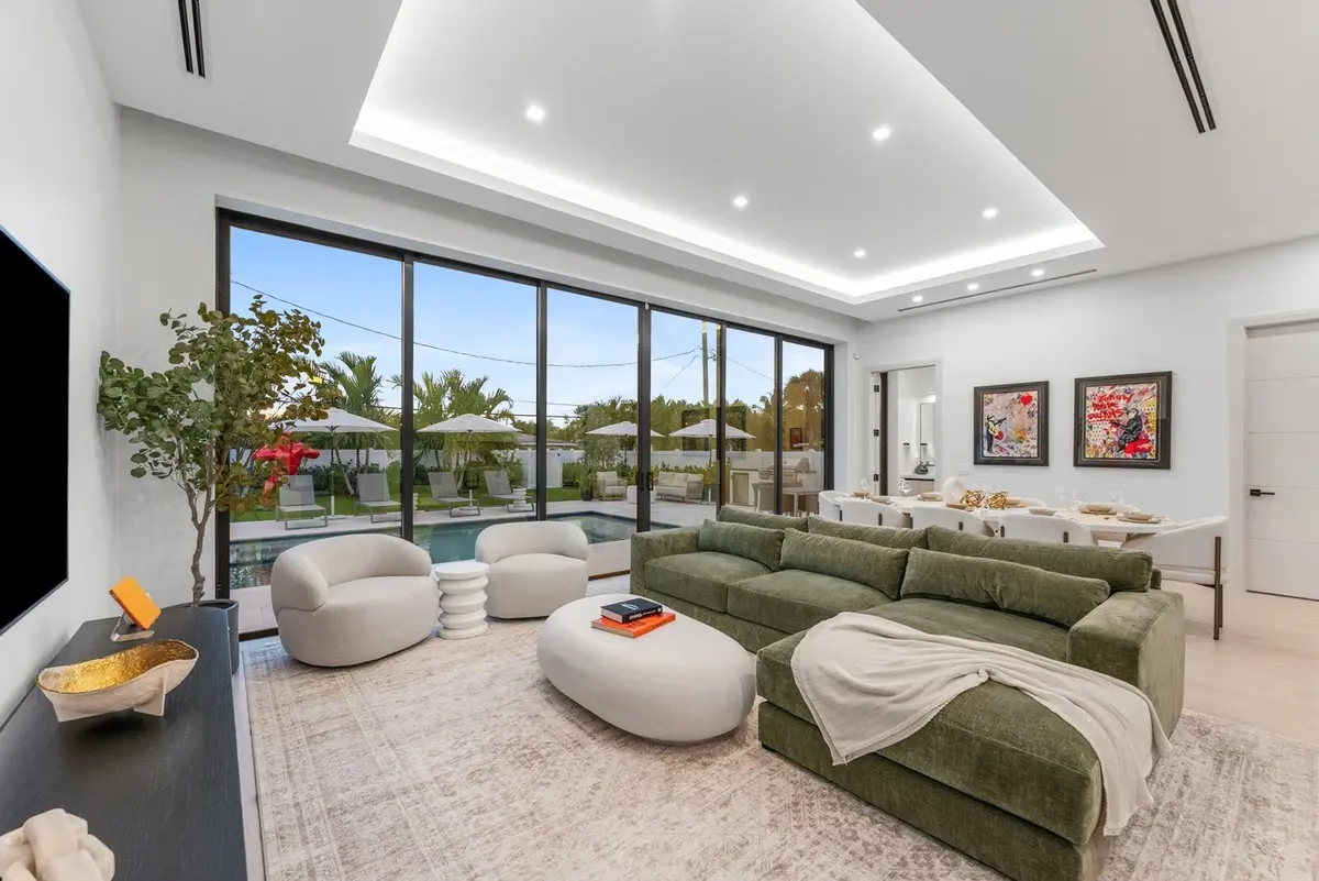 IMG_0082 at 220 S Swinton Avenue, Delray Beach