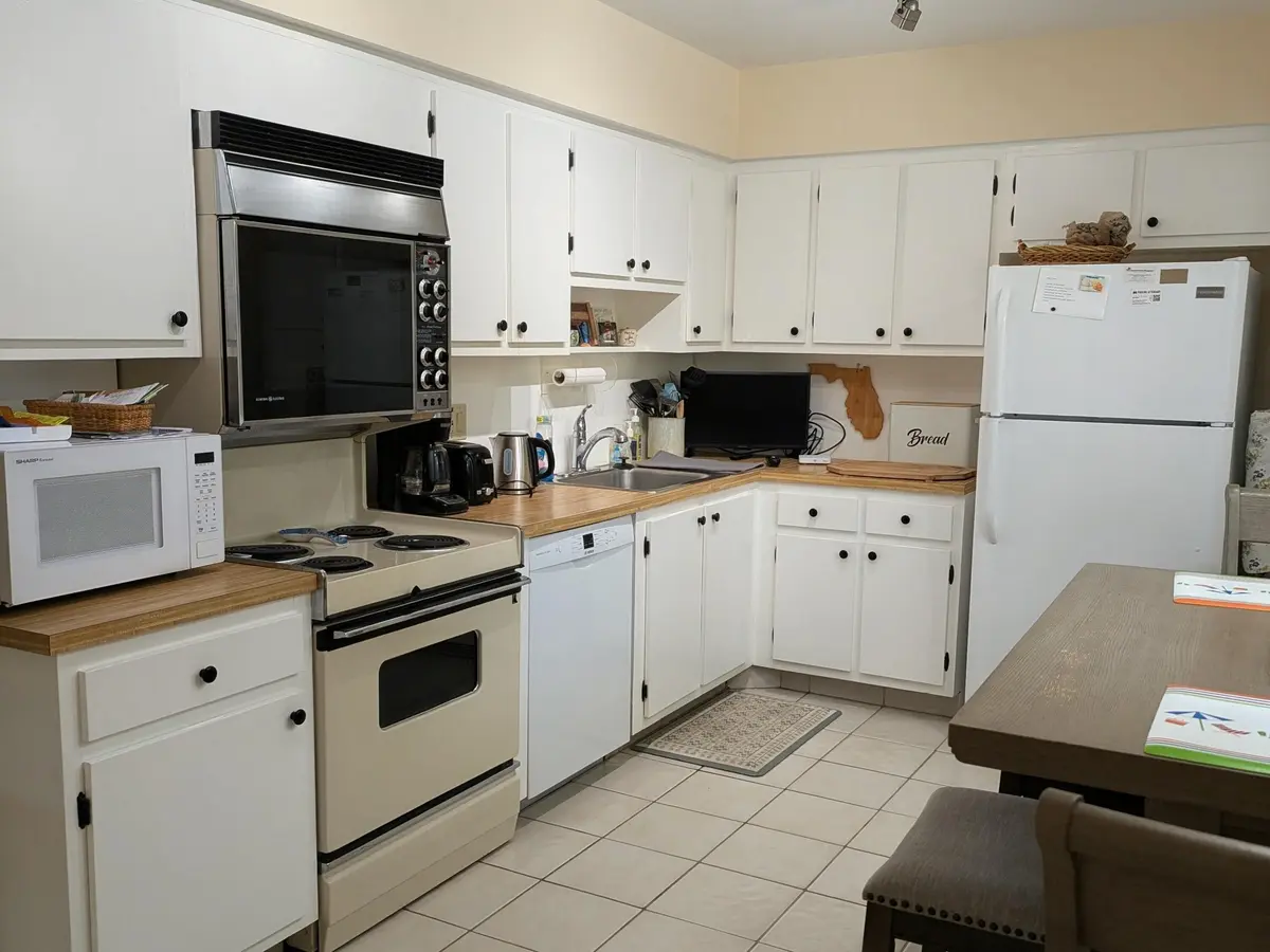 Kitchen at 804 Cypress Boulevard 208, Pompano Beach