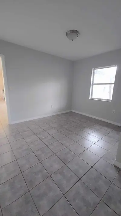 621 NW 5th Avenue Unit 4, Pompano Beach – Apartment for rent