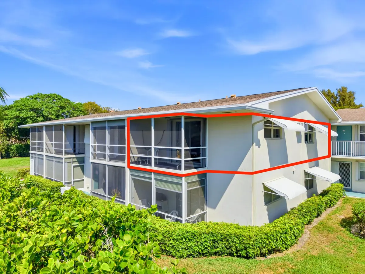 Building Detail Unit at 480 Horizons 208, Boynton Beach