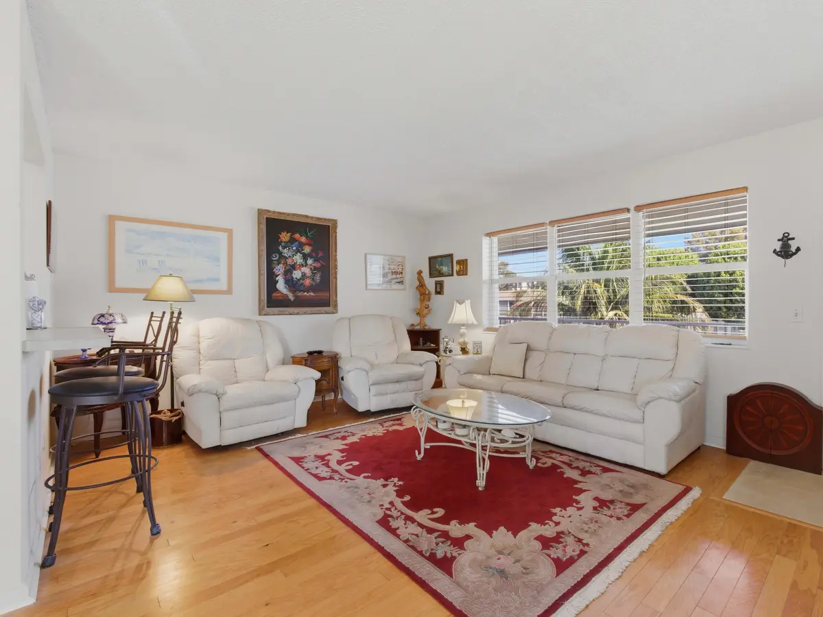 Living at 480 Horizons 208, Boynton Beach