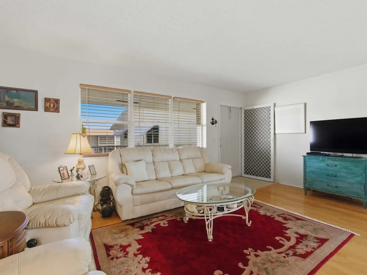 Living at 480 Horizons 208, Boynton Beach