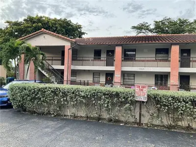 10825 Royal Palm Boulevard 1-8, Coral Springs – Apartment for rent