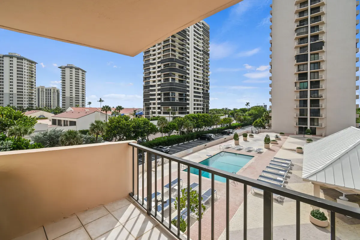 4200NOceanDr#304_20 at 4200 N Ocean Drive 1-304, Riviera Beach