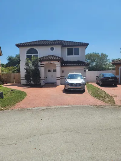 8448 NW 196th Terrace, Hialeah – sold