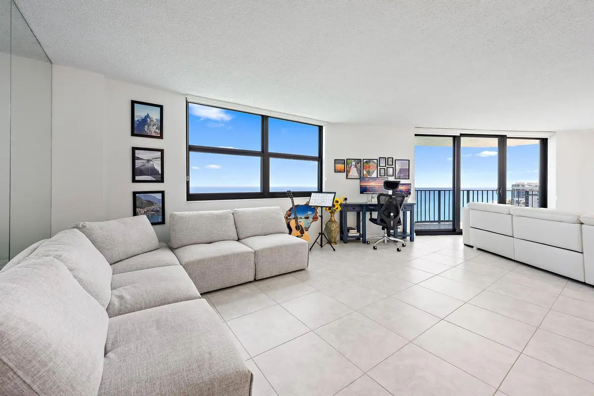 Living room at 5420 N Ocean Drive Ph2, Riviera Beach