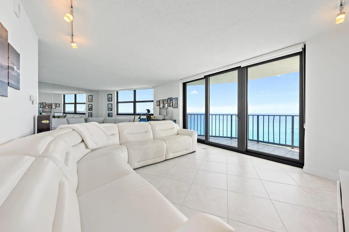 Living room at 5420 N Ocean Drive Ph2, Riviera Beach