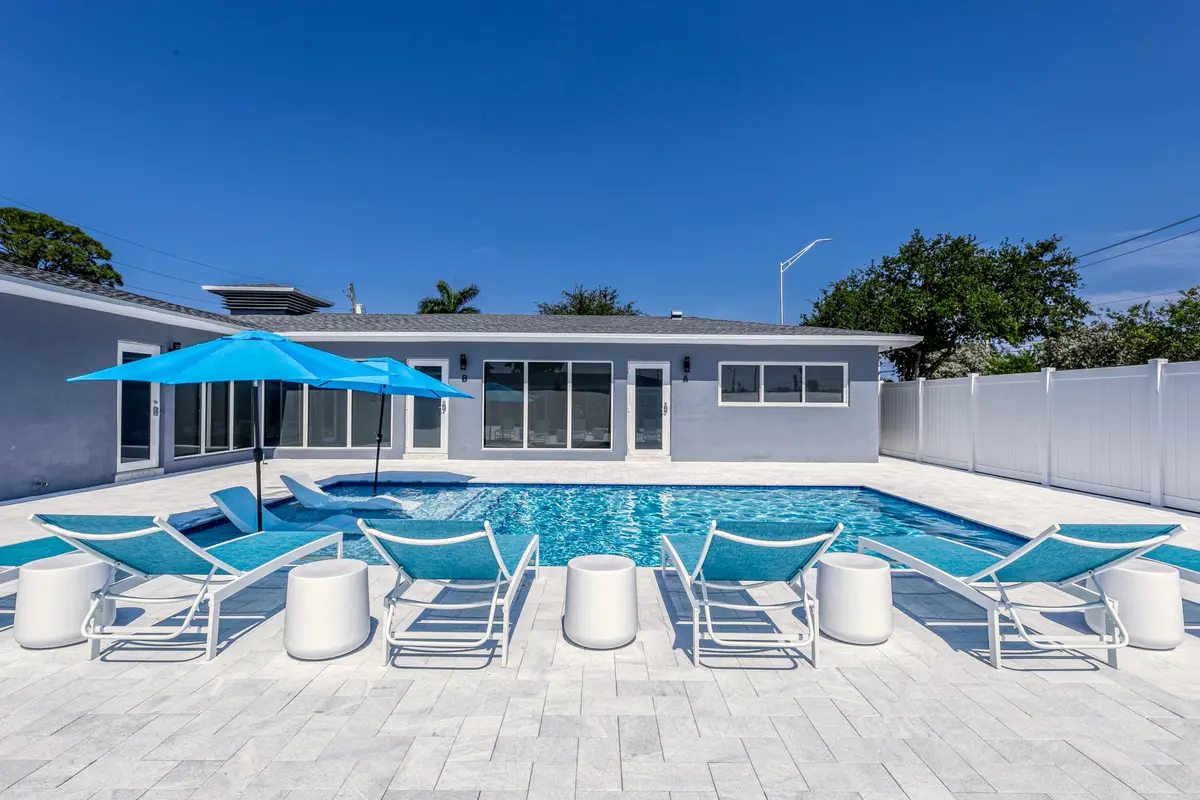 waltzer-2 at 2009 NE 26th Street, Wilton Manors