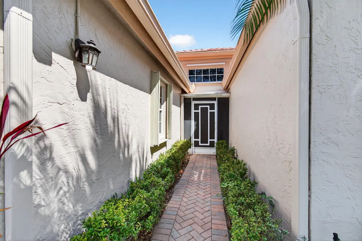 7-web-or-mls-DSC_0623 at 14492 Via Royale, Delray Beach