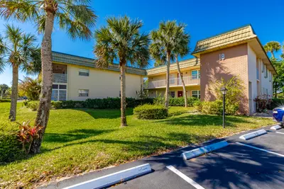 18 Vista Gardens Trail 205, Vero Beach – Condominium for sale