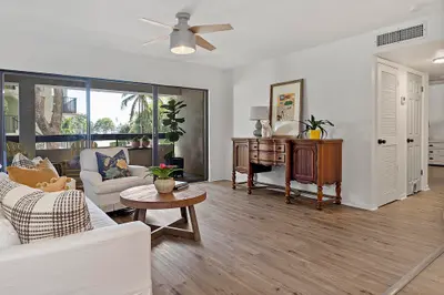5495 NE 25th Avenue Apt 202, Fort Lauderdale – sold
