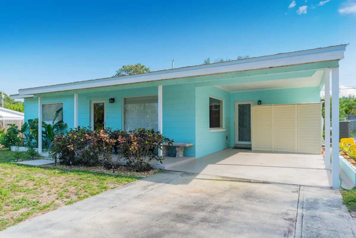 2574 NE Roberta St, Jensen Beach, FL 349 at 2574 NE Roberta Street, Jensen Beach