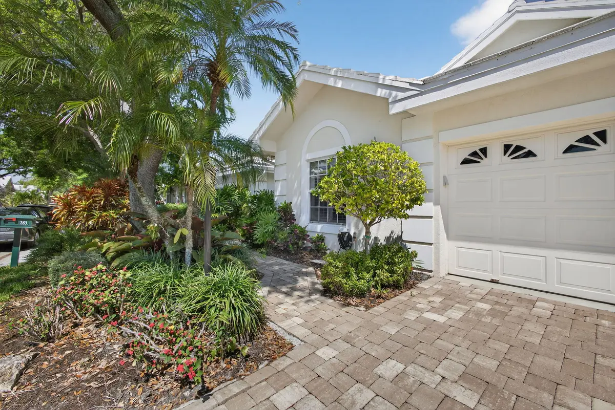 Front Path at 283 Canterbury Drive, Palm Beach Gardens