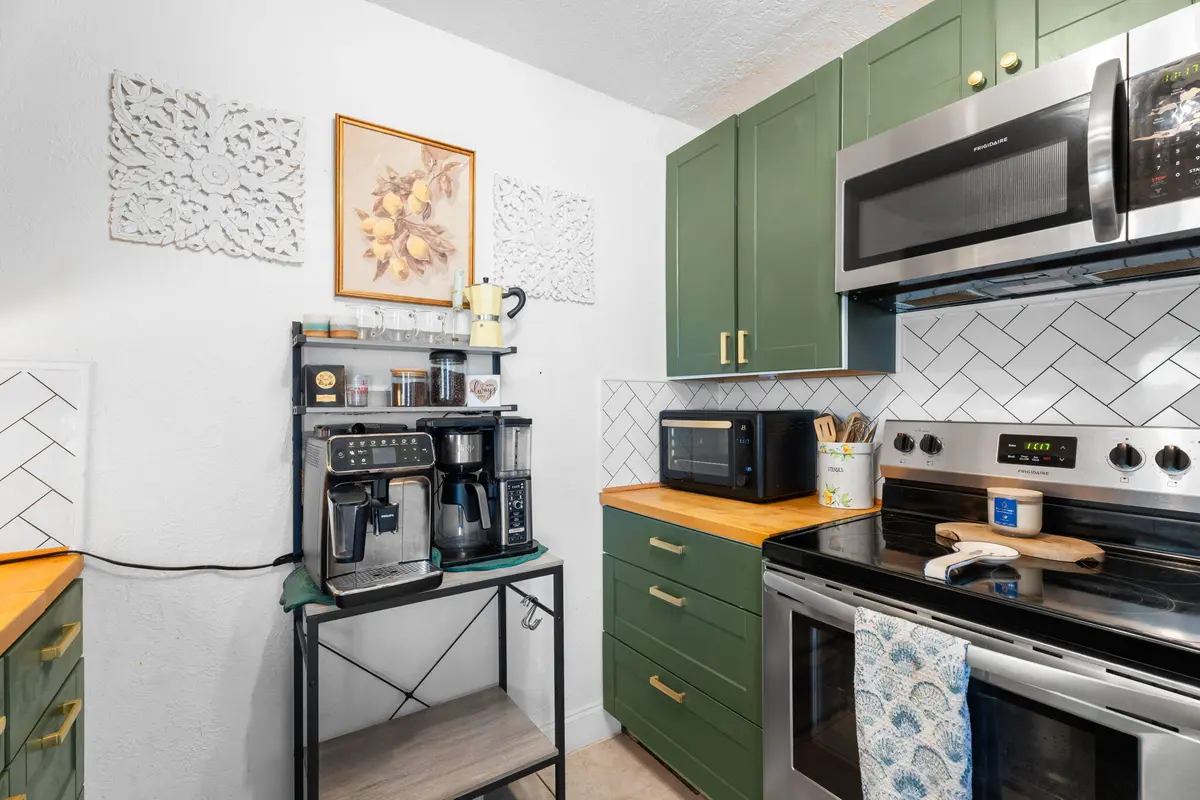13-web-or-mls-13_smg01062 at 1207 Sioux Street, Jupiter