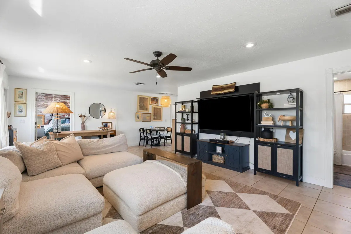 4-web-or-mls-4_smg01006 at 1207 Sioux Street, Jupiter