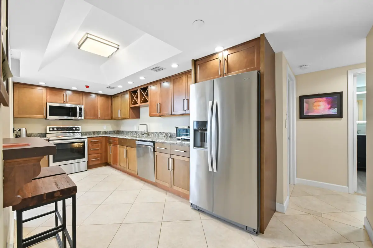 13 Kitchen 01 at 5951 Wellesley Park Drive Apt 702, Boca Raton