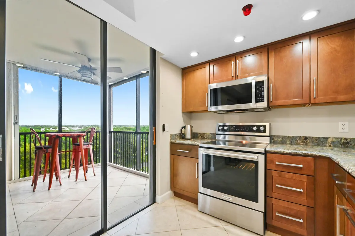 16 Kitchen 04 at 5951 Wellesley Park Drive Apt 702, Boca Raton