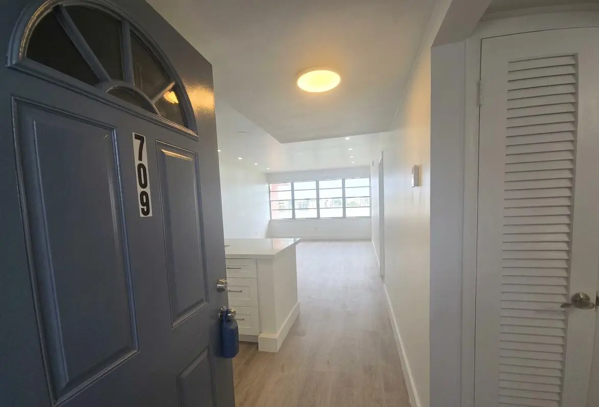 18555 NE 14th Avenue 709, Miami, FL – photo 1