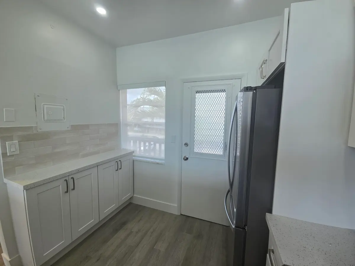 1e at 18555 NE 14th Avenue 709, Miami