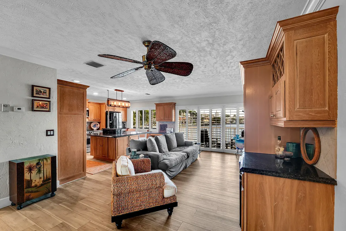 10_dsc01709 at 1201 S Riverside Drive 201, Pompano Beach