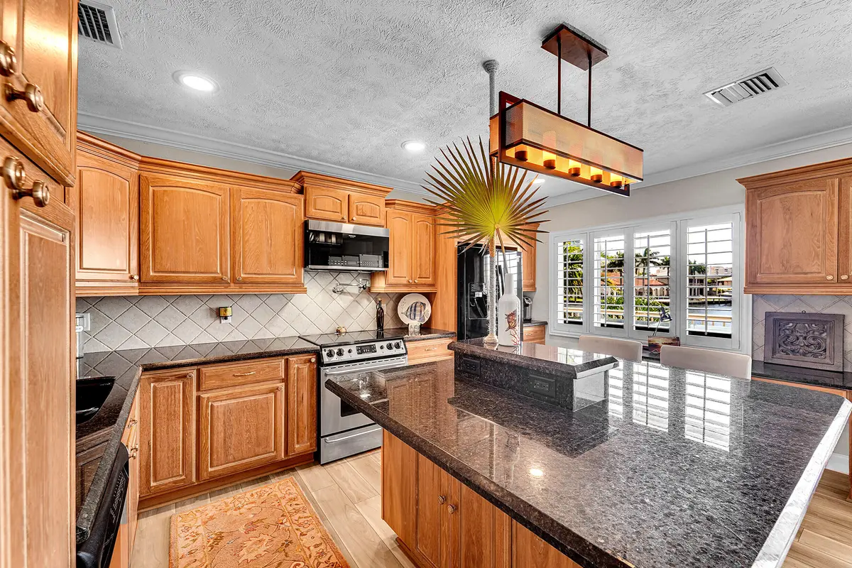 16_dsc01683 at 1201 S Riverside Drive 201, Pompano Beach