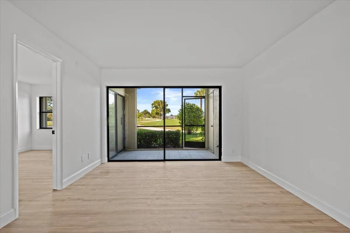 05-LUX_6856 at 13369 Touchstone Place 101, Palm Beach Gardens