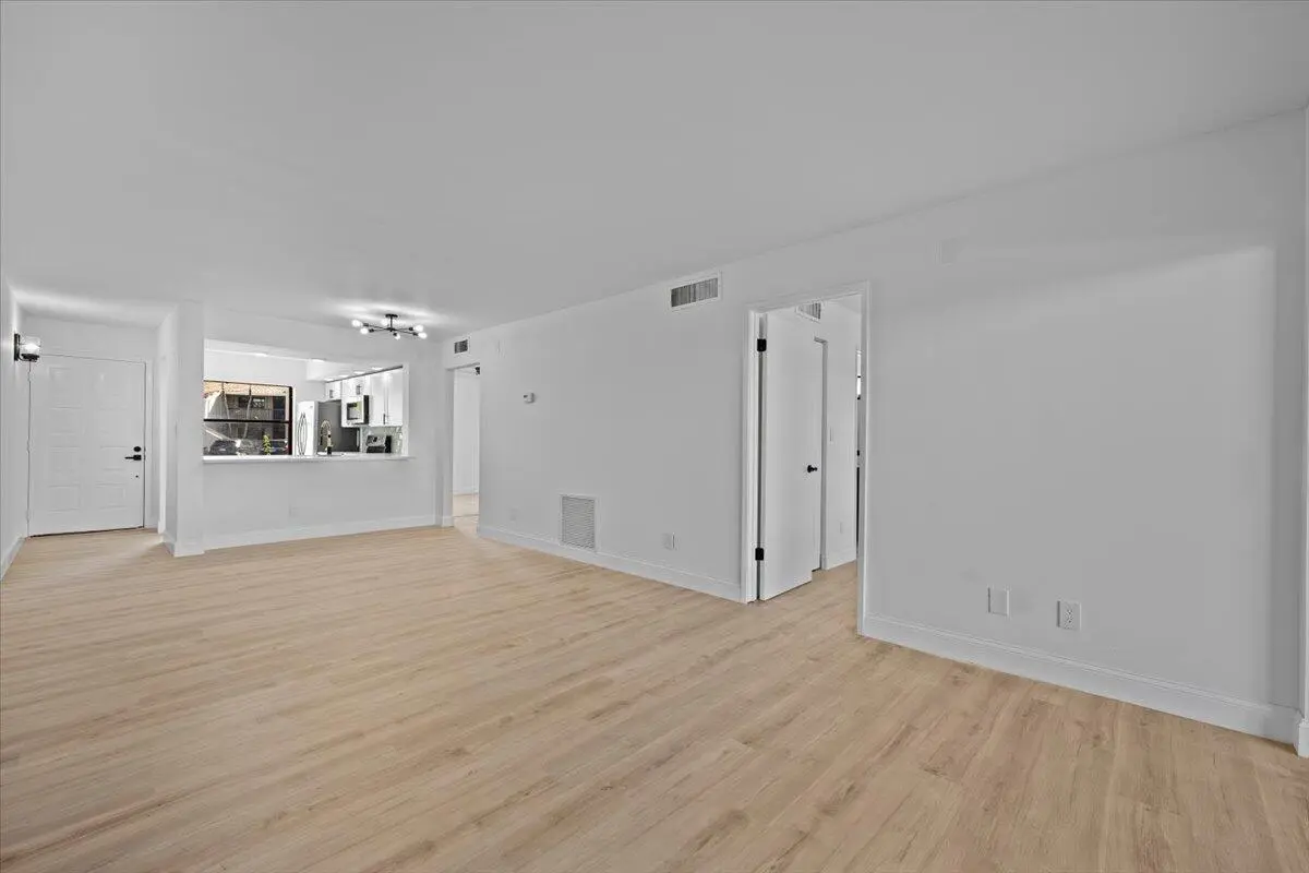 06-LUX_6861 at 13369 Touchstone Place 101, Palm Beach Gardens