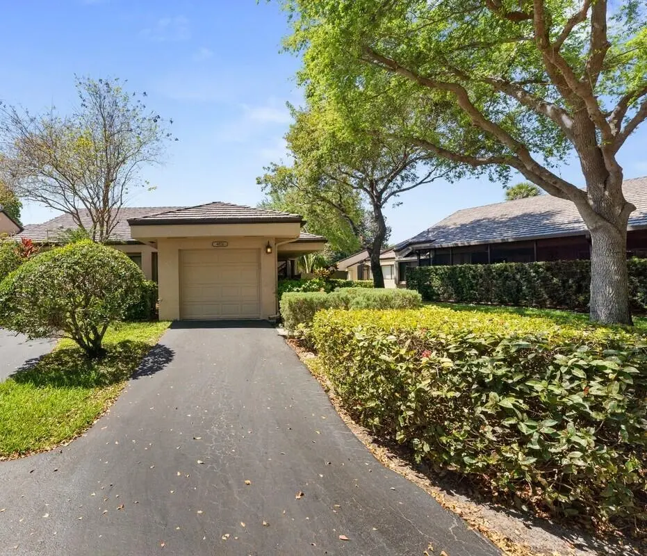 Front of the house at 9272 Chelsea Drive, Plantation