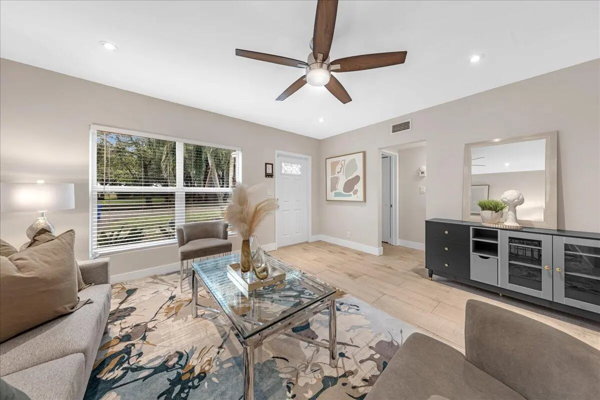 10-306A7299 at 1835 Park Lane, Fort Lauderdale