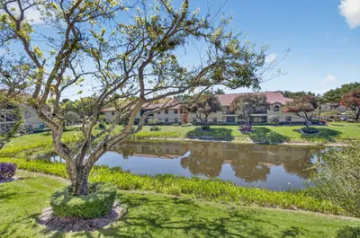 5155 Europa Drive M, Boynton Beach – Condominium for sale