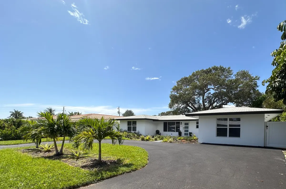1950 exterior at 1950 NE 30th Street, Lighthouse Point