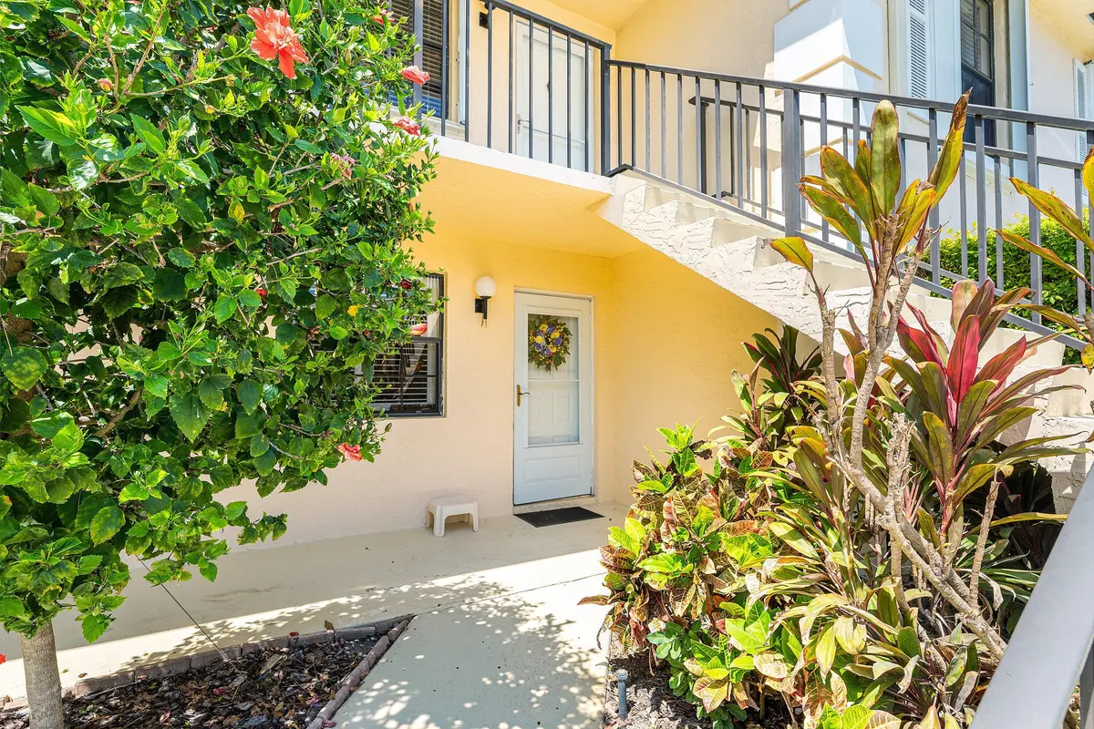 Private Front Entry! at 1111 Keystone Drive B, Jupiter