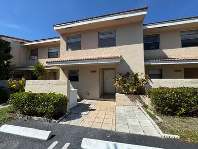 10987 Royal Palm Boulevard 9, Coral Springs – Townhouse for sale