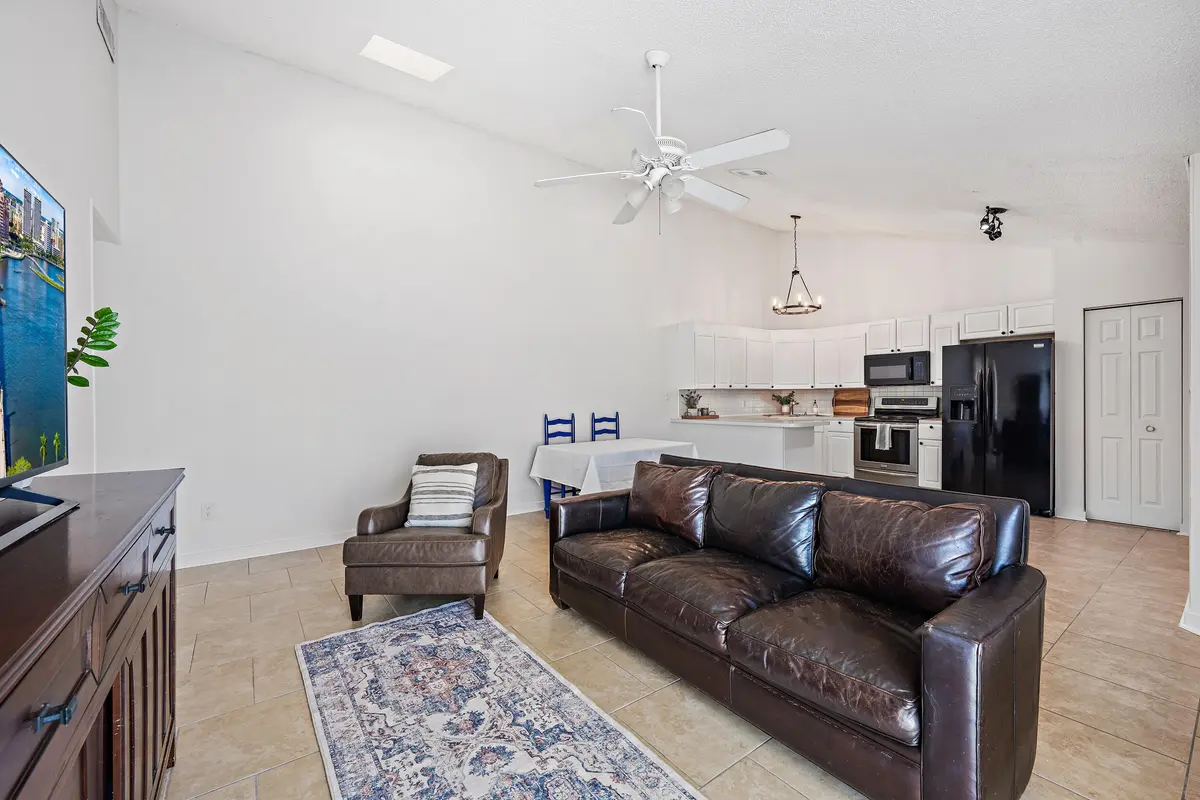 Interior- 5537 EAGLE LAKE DR- MLS Size-4 at 5537 Eagle Lake Drive, Palm Beach Gardens