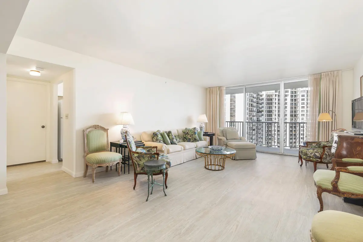 low-2 at 1801 S Flagler Drive 1105, West Palm Beach