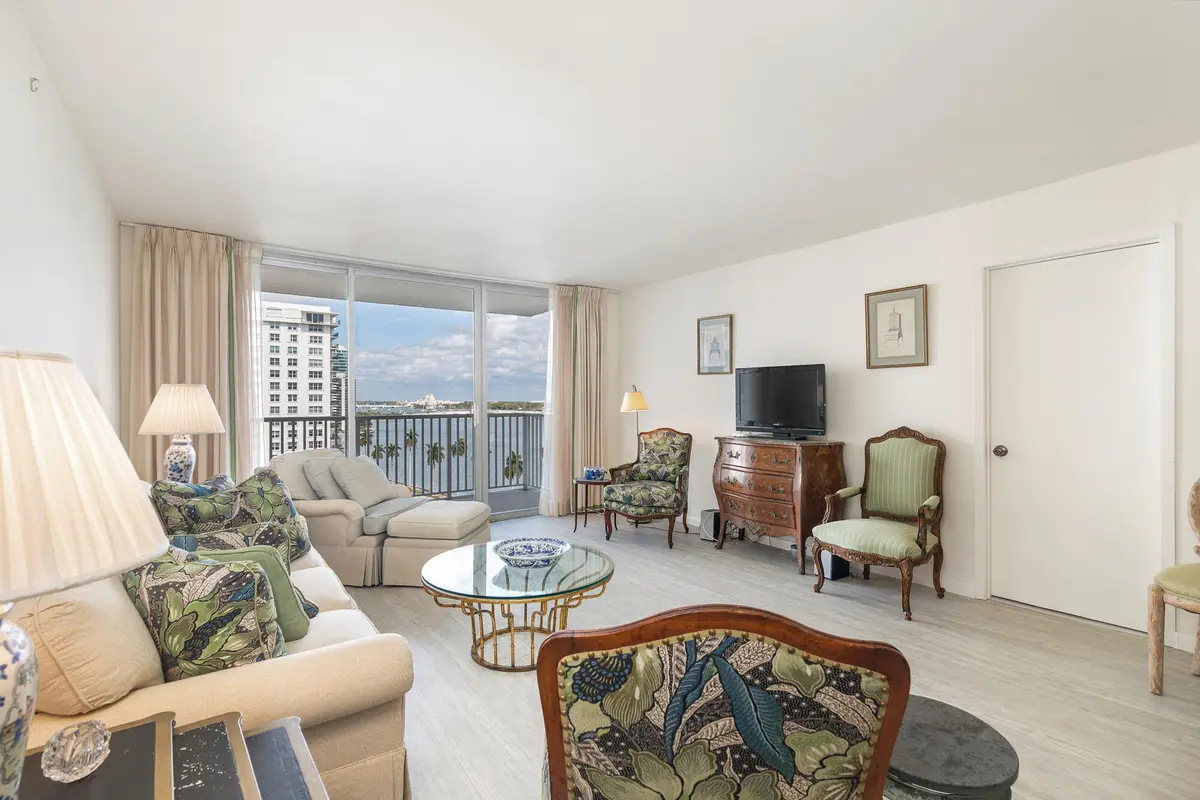 low-4 at 1801 S Flagler Drive 1105, West Palm Beach