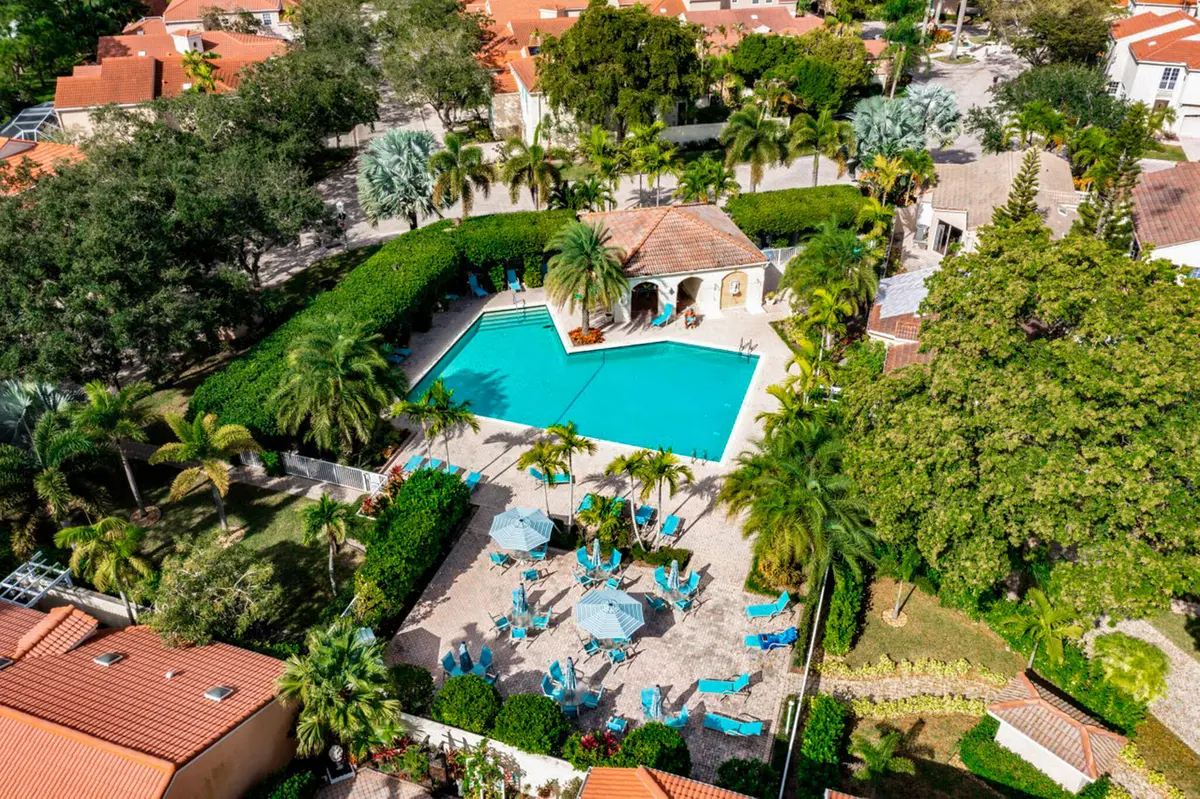Community Pool at 27 Via Del Corso, Palm Beach Gardens