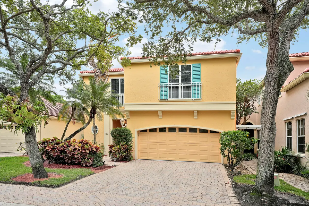 Front at 27 Via Del Corso, Palm Beach Gardens