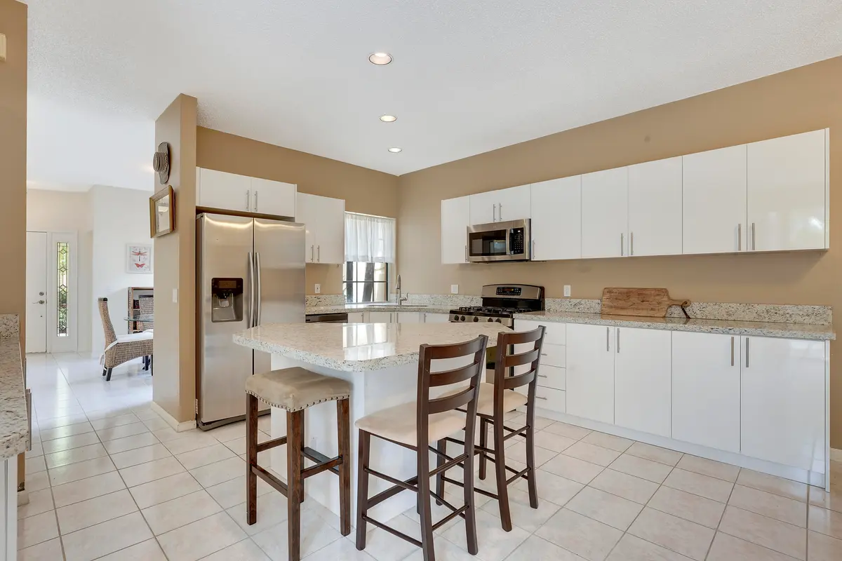 Kitchen at 27 Via Del Corso, Palm Beach Gardens