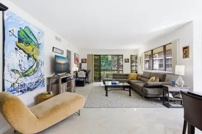 137 Brackenwood Road, Palm Beach Gardens – Condominium for rent