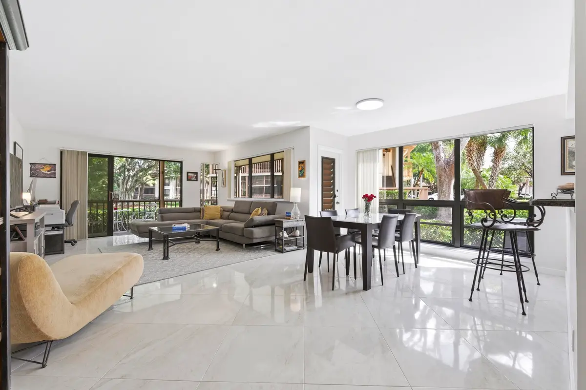 Elegant Tile at 137 Brackenwood Road, Palm Beach Gardens